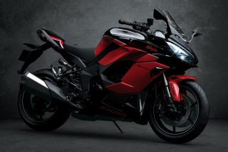 【カワサキマニア垂涎】旧ロゴが激シブ！「Ninja 1000SX」に赤×黒ツートンの40周年記念モデルが登場